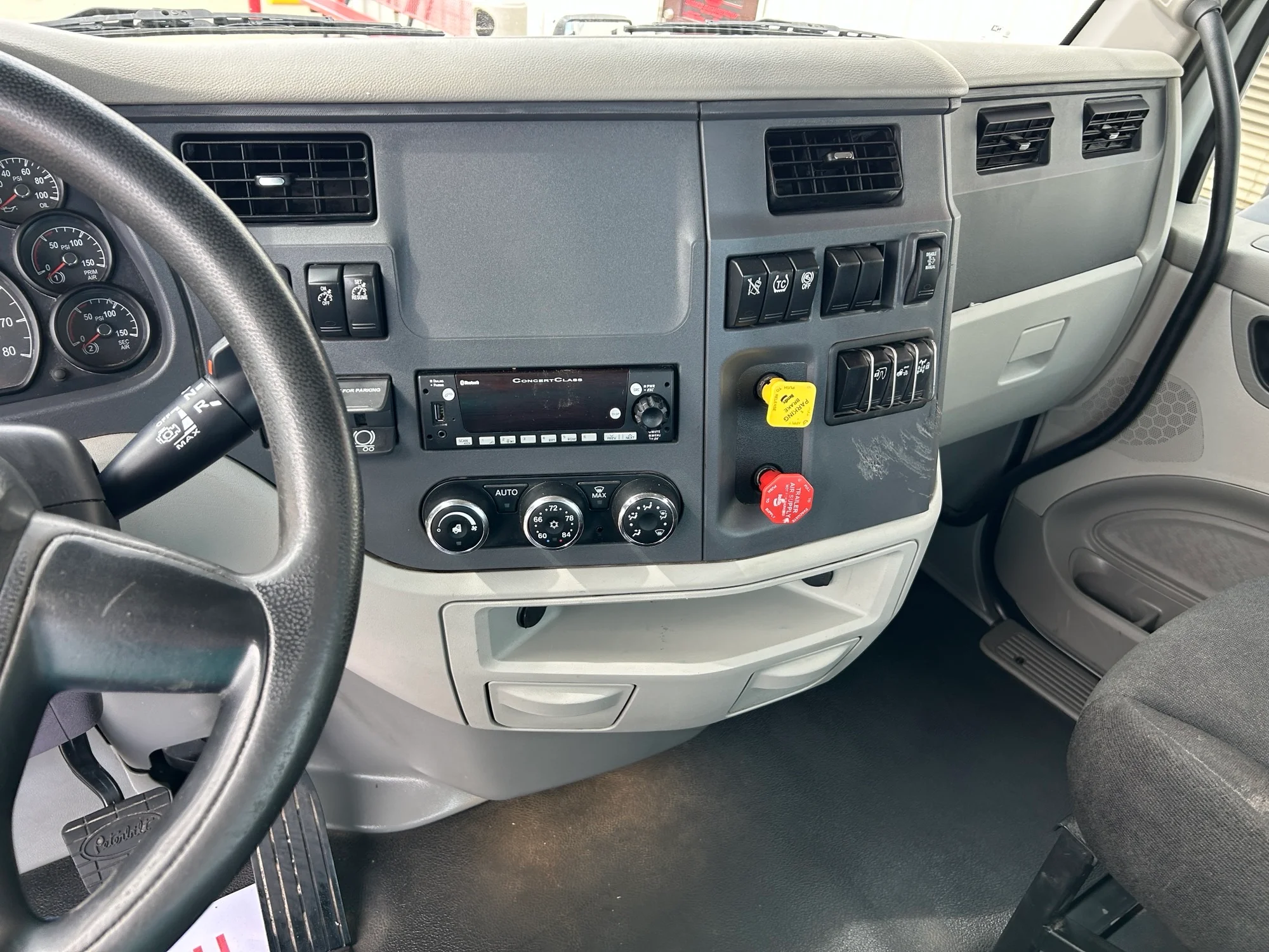 2021 Peterbilt 579 in Joplin, MO — photo 10