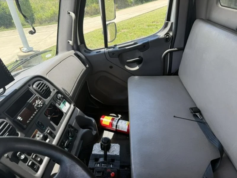 2020 Freightliner M2 106 in Walton, KY — photo 14
