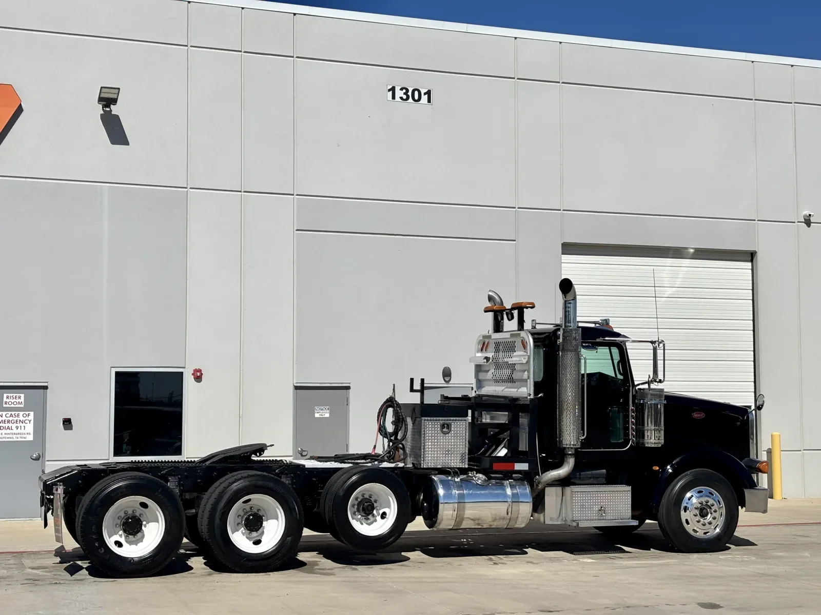 2010 Peterbilt 367 in Hutchins, TX — photo 5