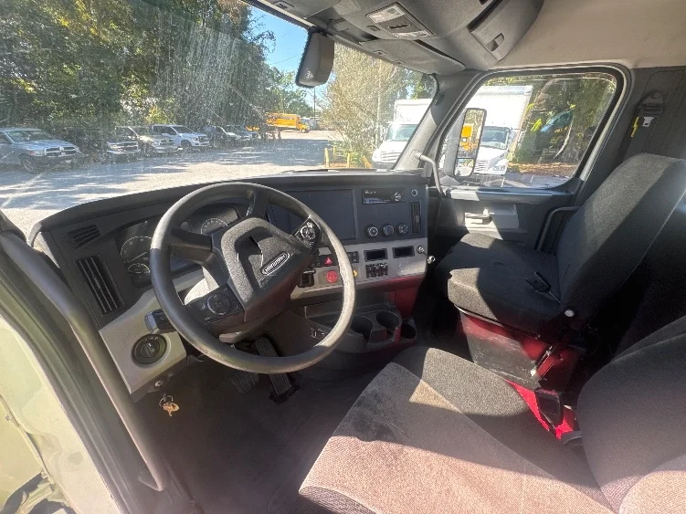 2019 Freightliner in Pensacola, FL — photo 10