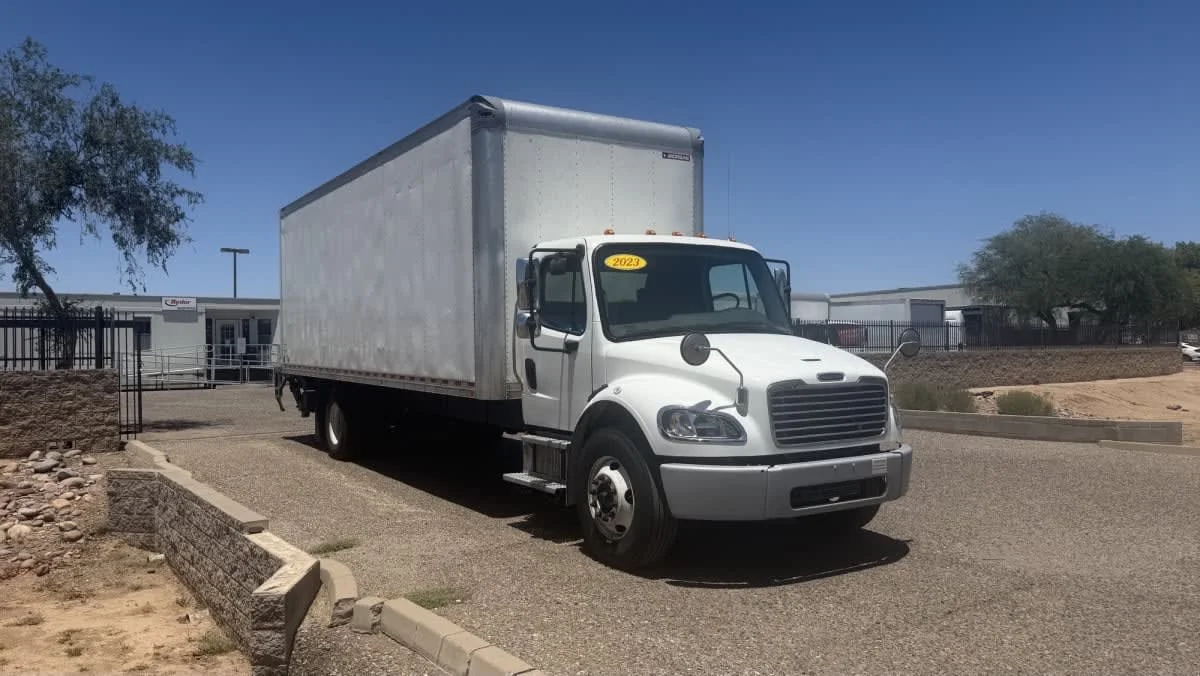 2023 Freightliner M2 106 in Phoenix, AZ — photo 3