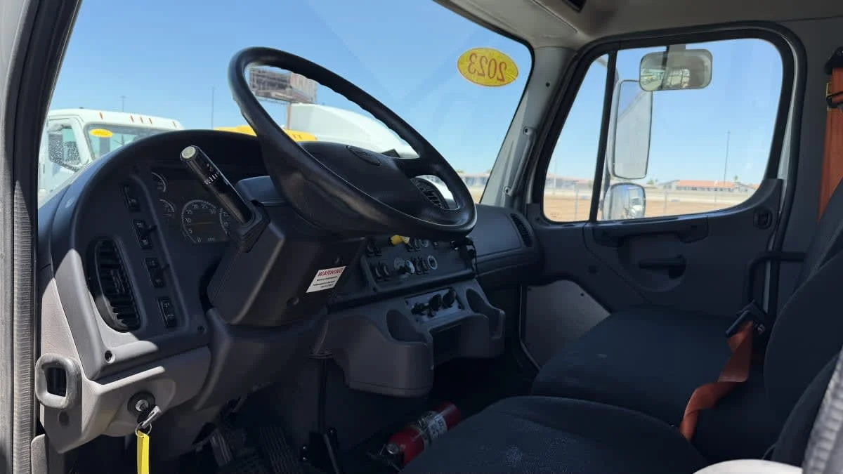 2023 Freightliner M2 106 in Phoenix, AZ — photo 7