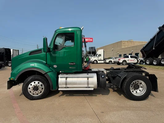 2022 Kenworth T880 in Dallas, TX — photo 13