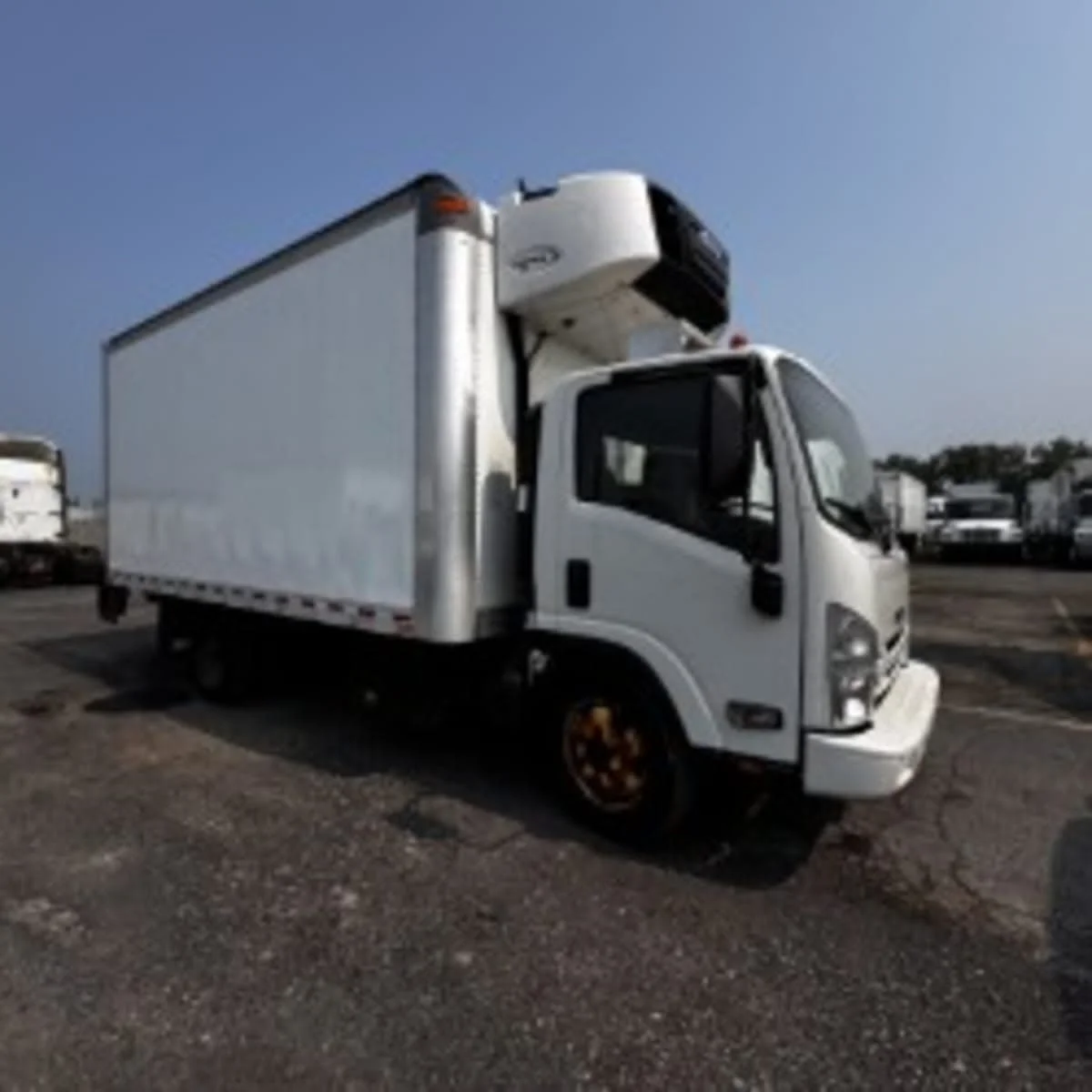 2018 Isuzu NPR - image 3