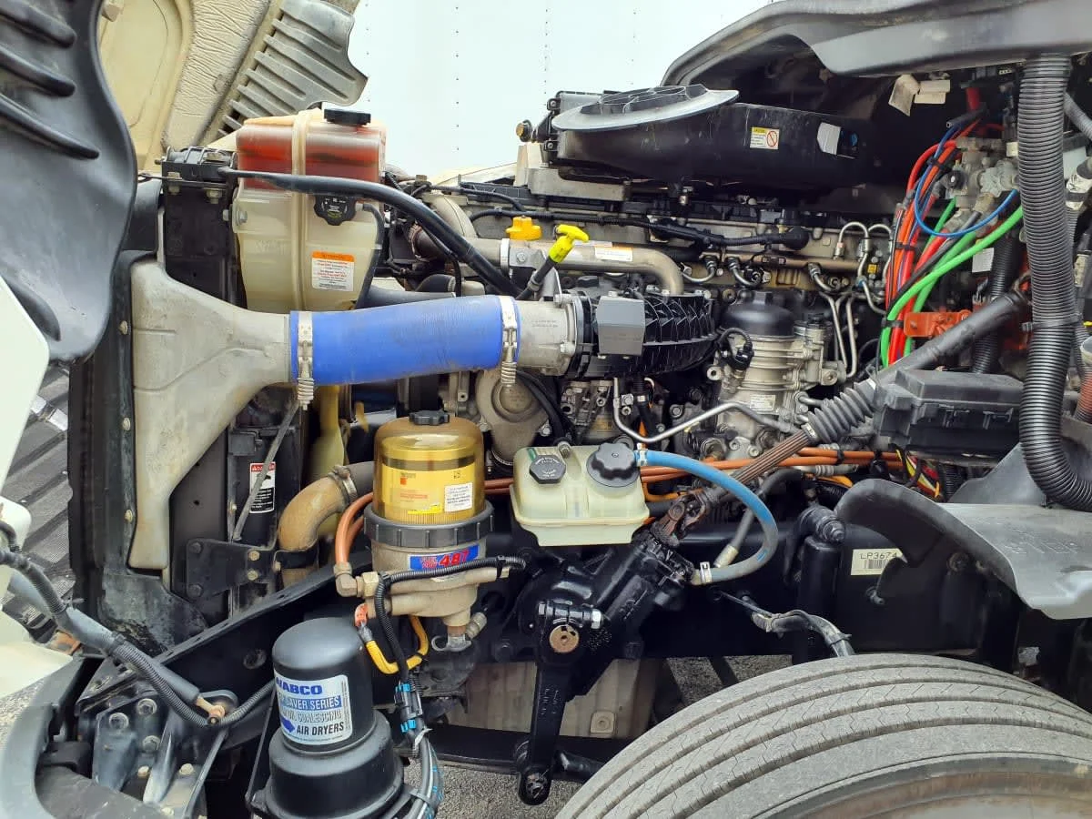 2020 Freightliner Cascadia in Miami, FL — photo 8