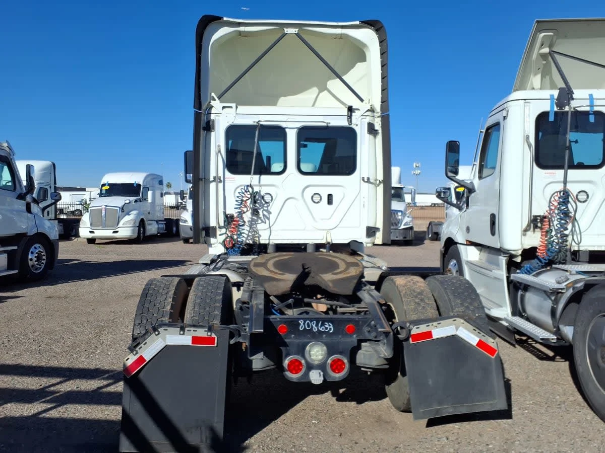 2019 Freightliner Cascadia in Phoenix, AZ — photo 5