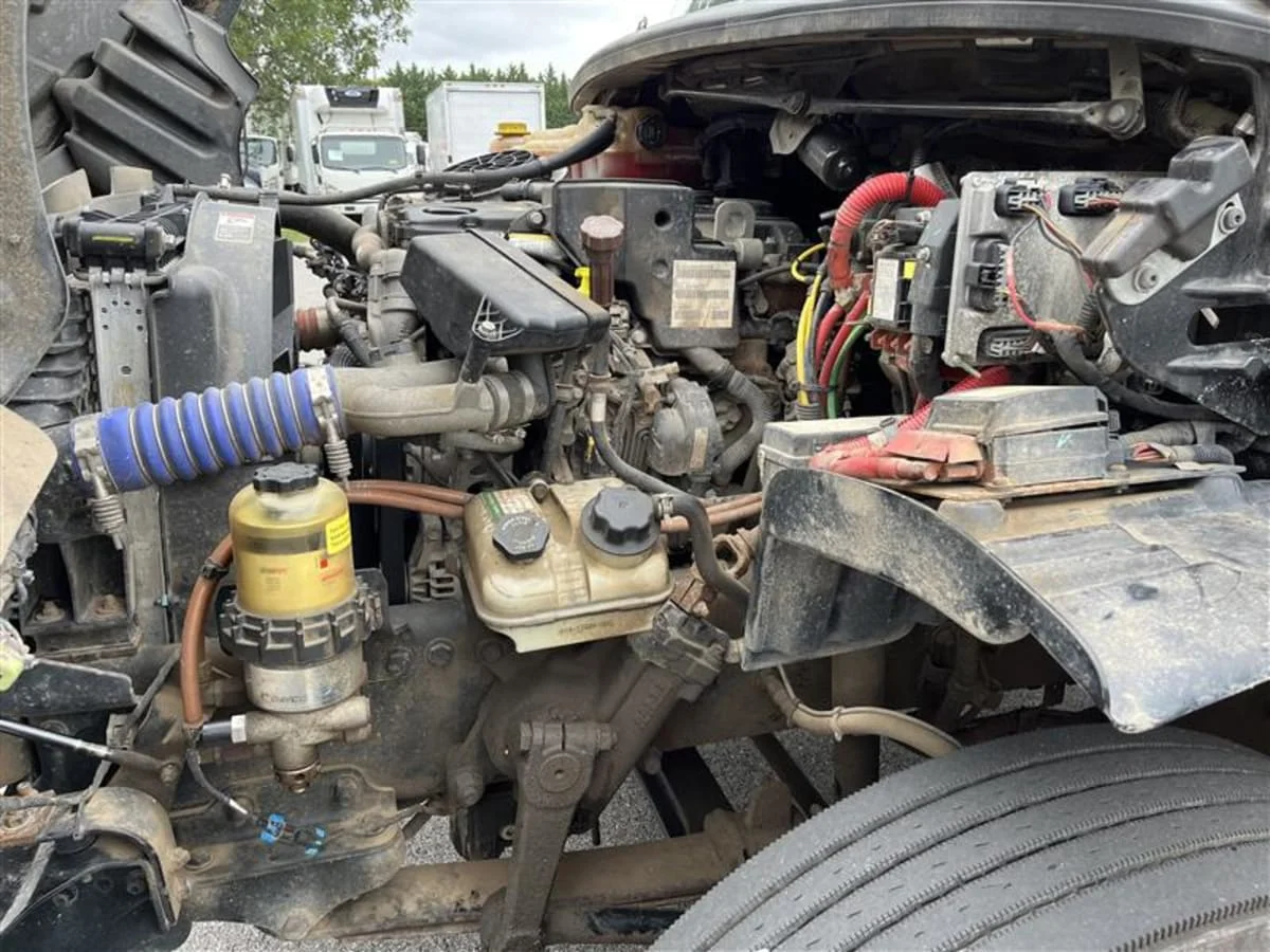 2019 Freightliner M2 106 - image 9