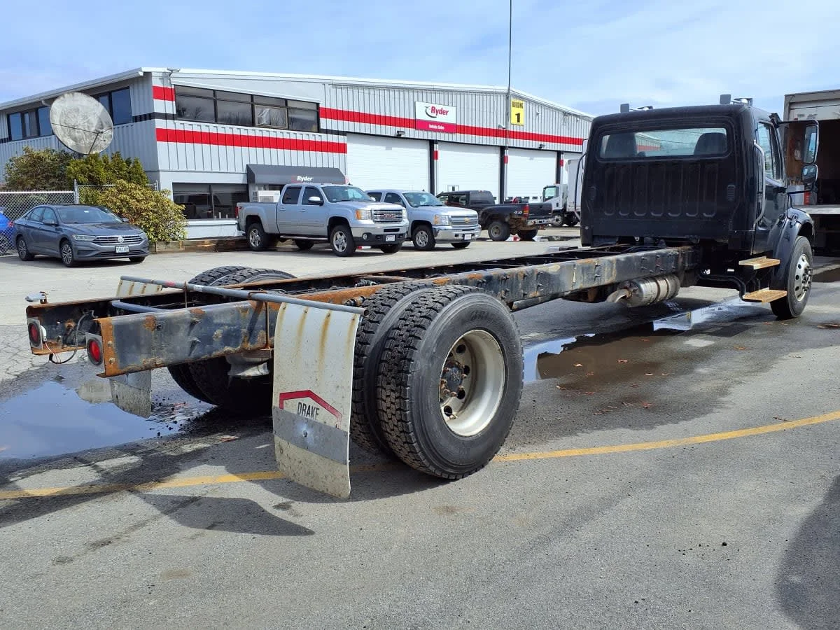 2019 Freightliner M2 106 in Salisbury, MA — photo 4