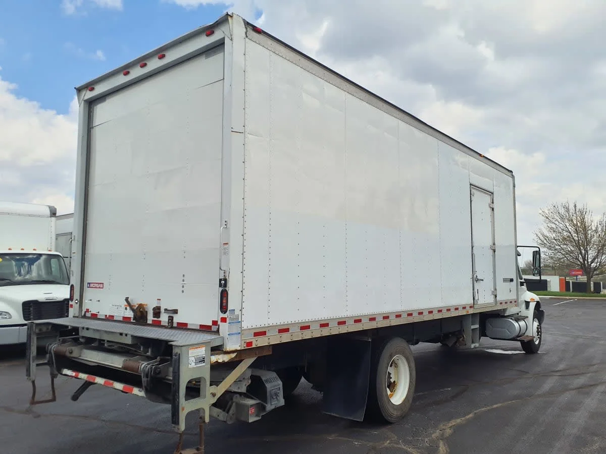 2019 International 4300 in Altoona, IA — photo 4