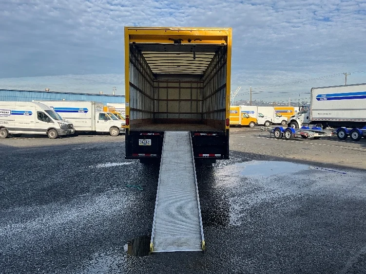 2021 International MV - image 9