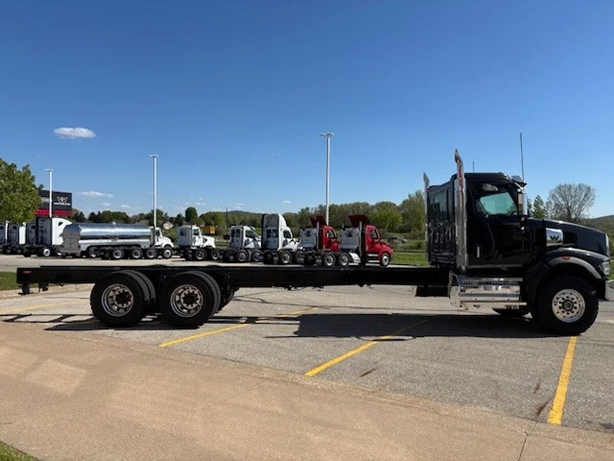 2027 Western Star 49X — photo 4
