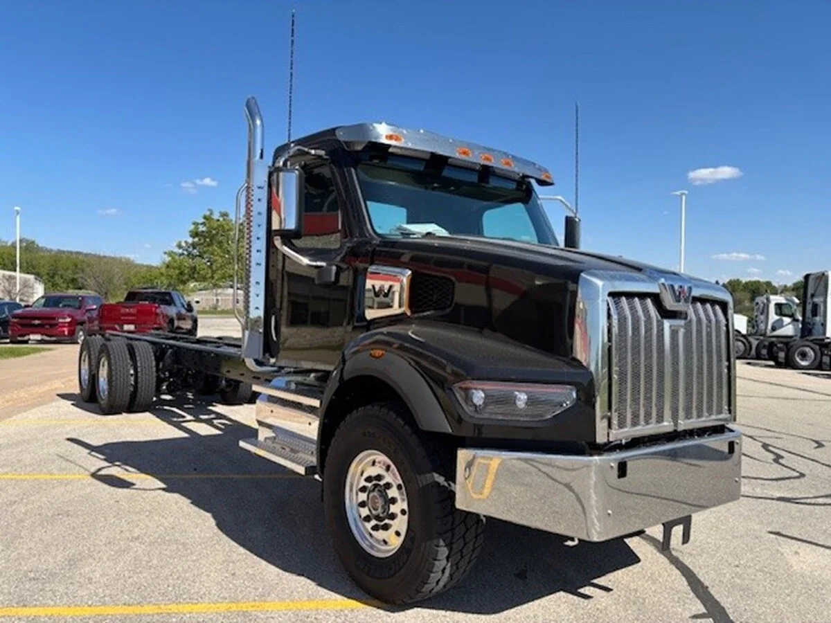 2027 Western Star 49X — photo 3