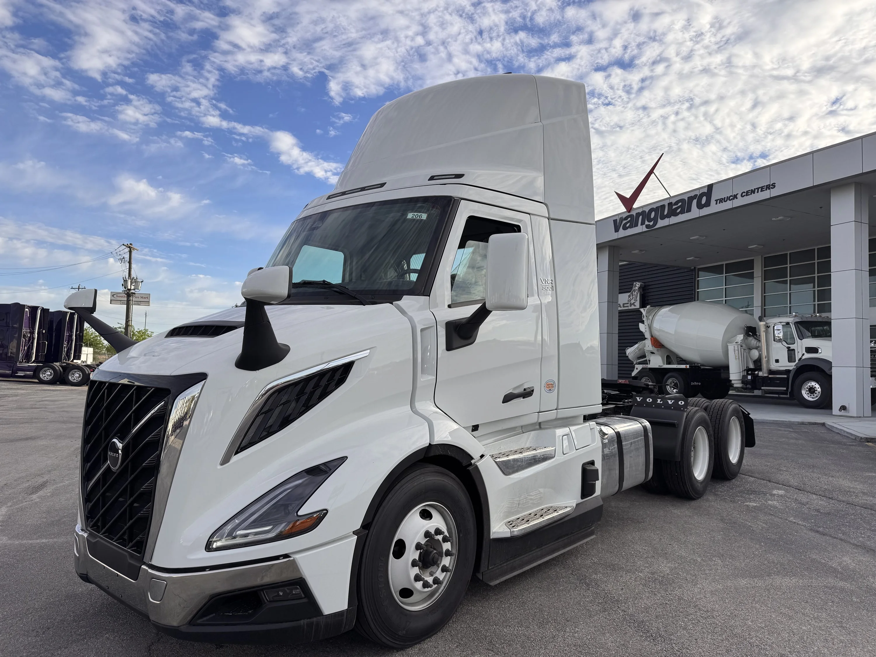 2027 Volvo VNR 640