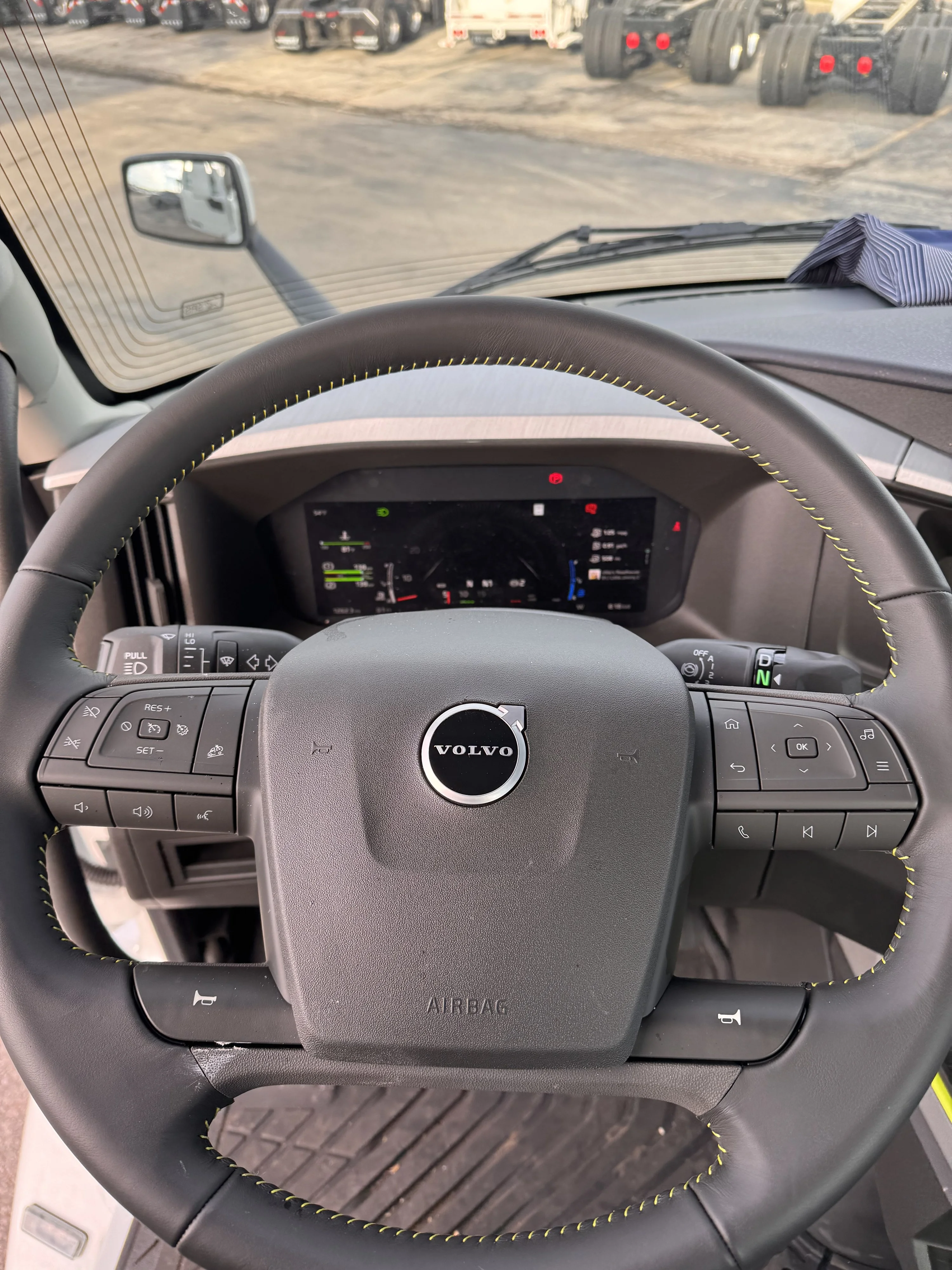 2027 Volvo VNR 640 in Austin, TX — photo 10