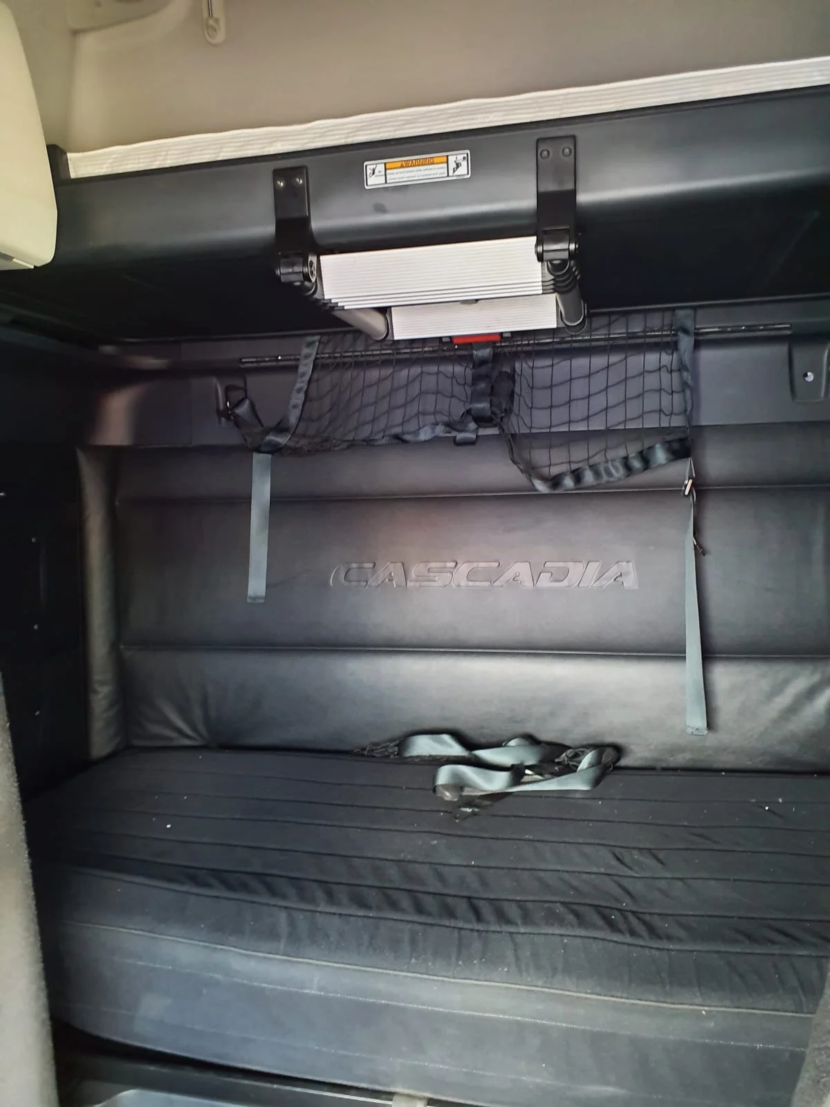 2023 Freightliner Cascadia - image 8