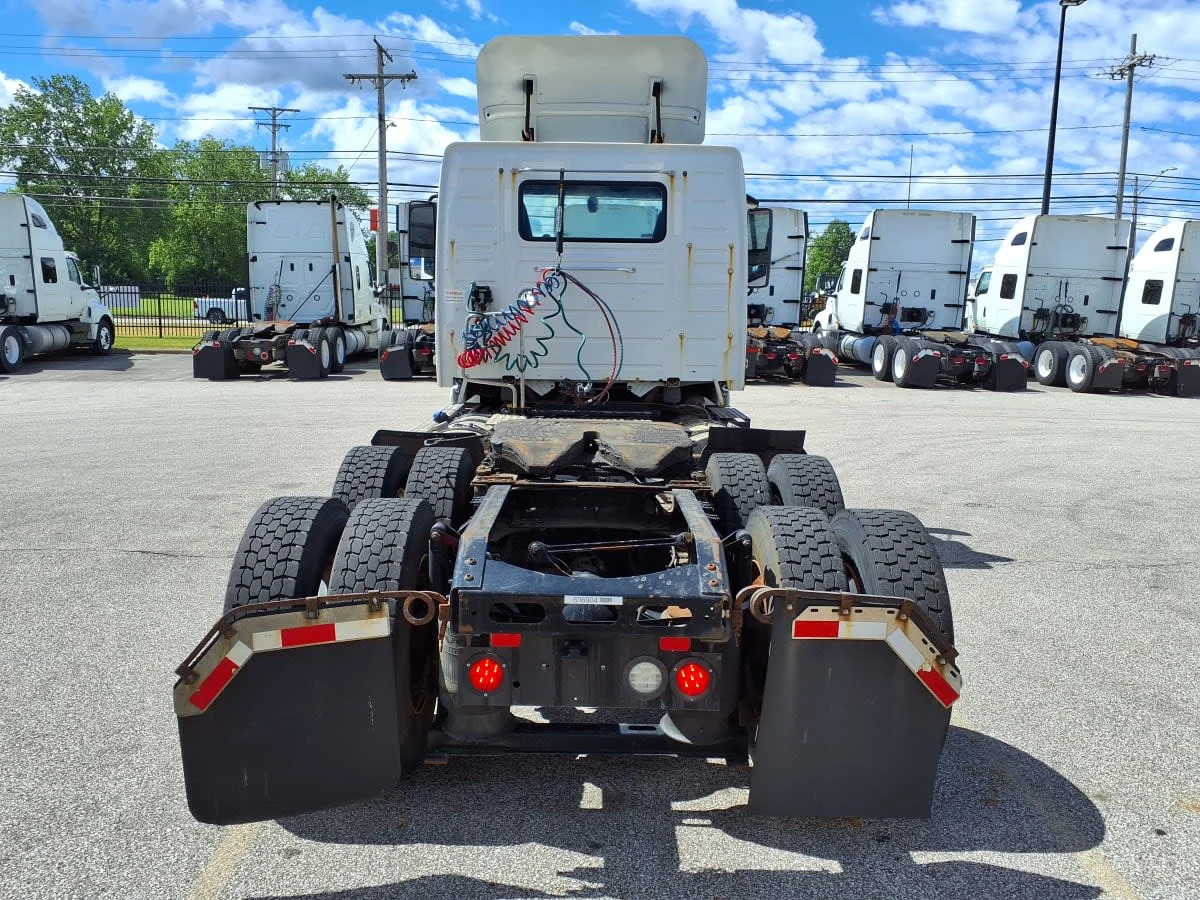 2019 Volvo VNL 860 in Cleveland, OH — photo 5