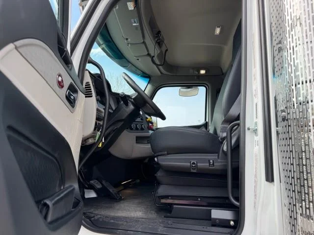 2027 Peterbilt 567 - image 27