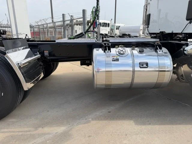 2027 Peterbilt 567 - image 23