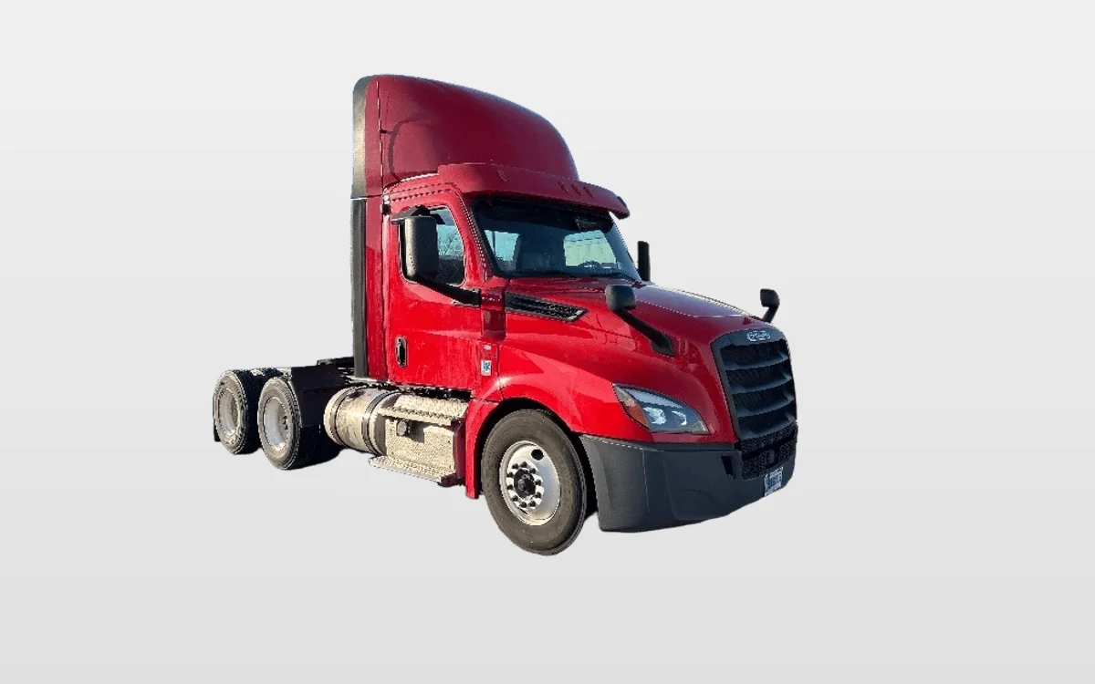 2020 Freightliner Cascadia - image 1