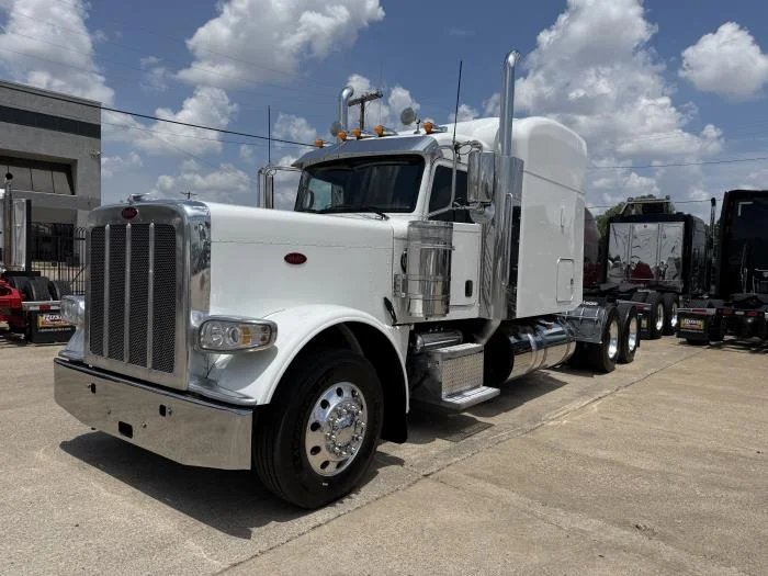 2022 Peterbilt 389 — photo 22