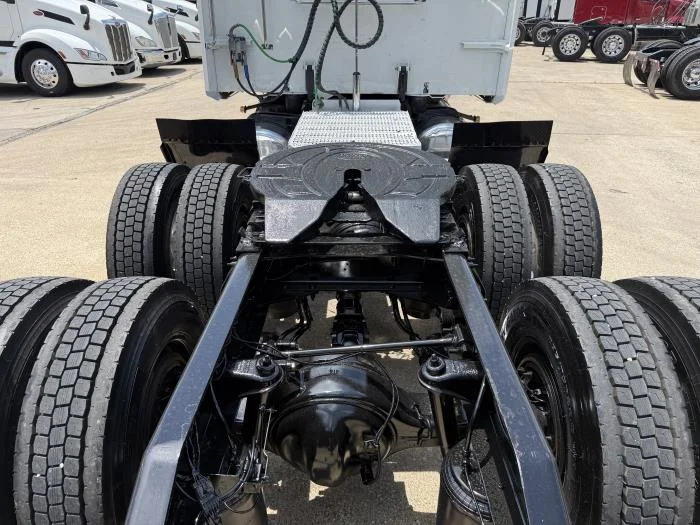 2022 Peterbilt 389 — photo 36