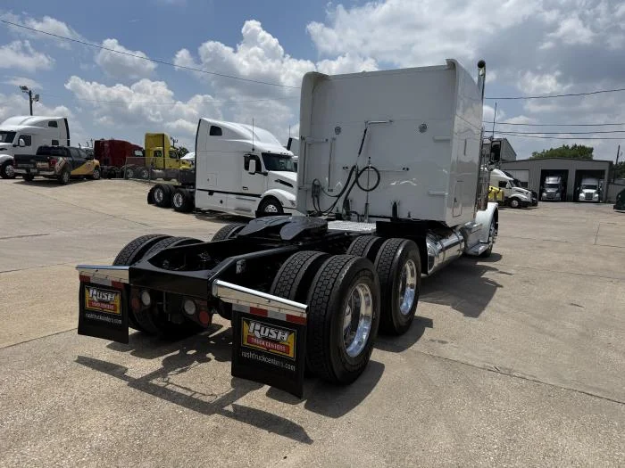 2022 Peterbilt 389 — photo 34