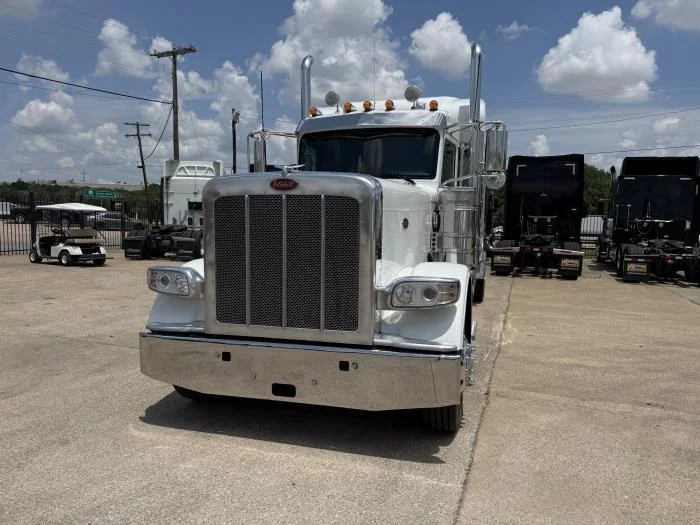 2022 Peterbilt 389 — photo 24