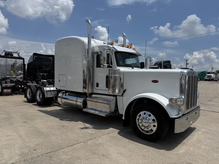 2022 Peterbilt 389 — photo 4