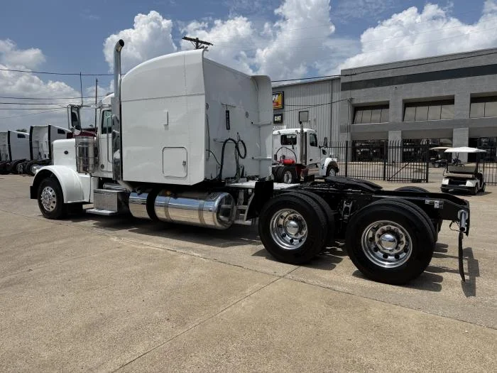 2022 Peterbilt 389 — photo 39