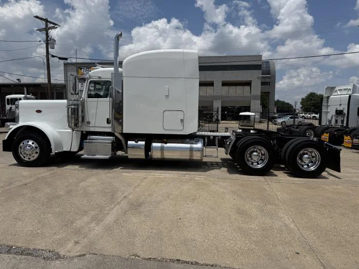 2022 Peterbilt 389 — photo 41