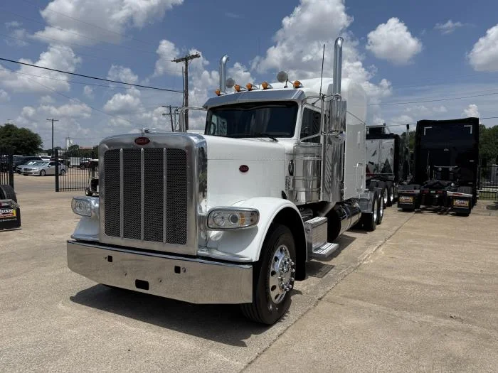 2022 Peterbilt 389 — photo 23