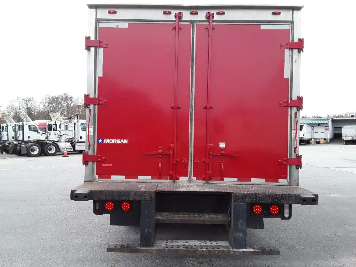 2019 Isuzu NRR - image 5