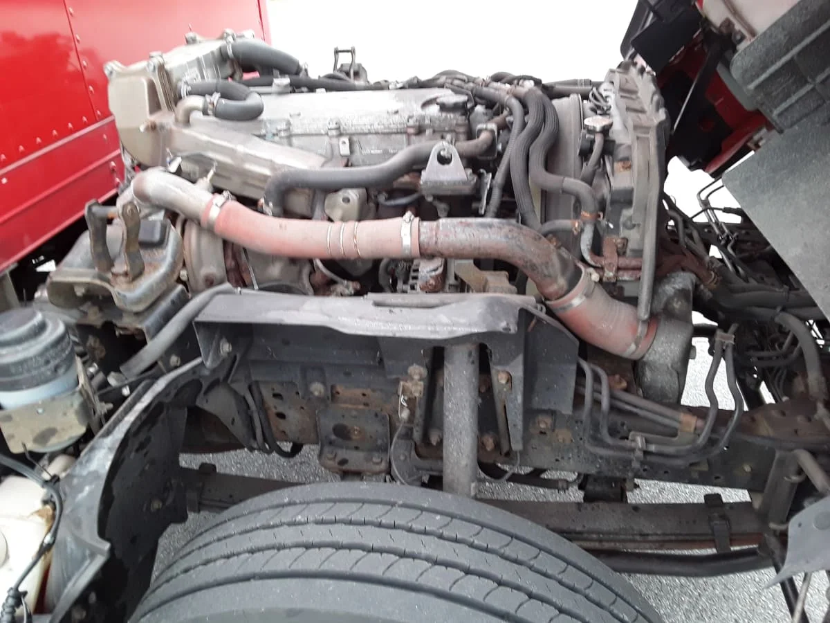 2019 Isuzu NRR - image 13