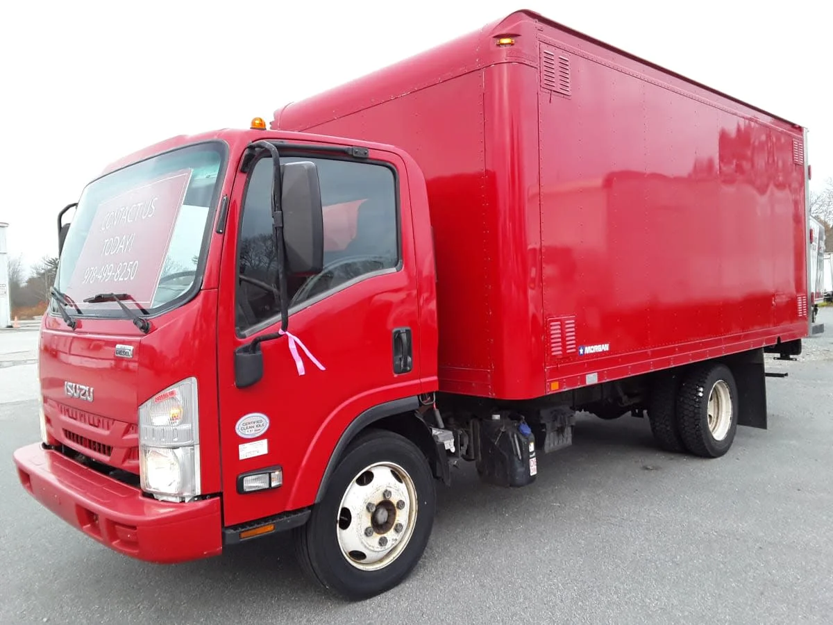 2019 Isuzu NRR in Salisbury, MA — photo 2