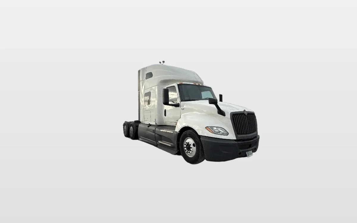 2023 International LT - image 1