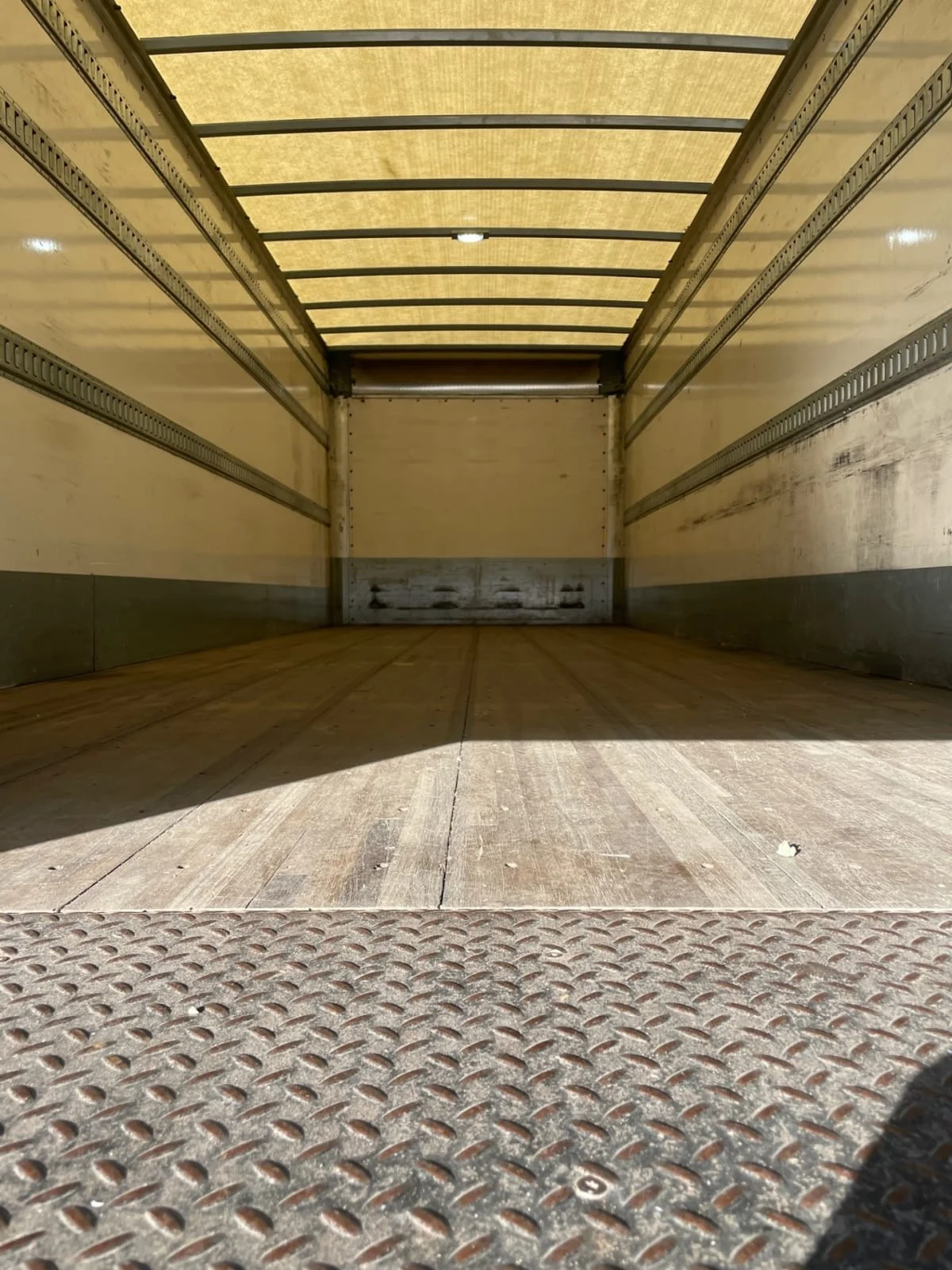 2016 Hino 338 - image 8