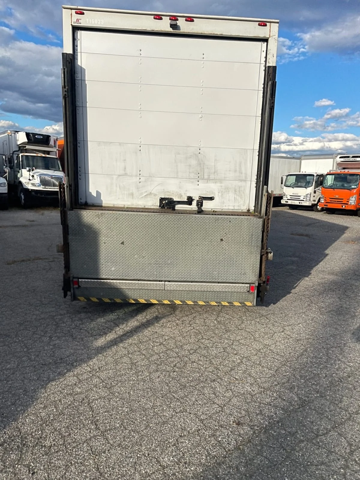 2016 Hino 338 - image 11