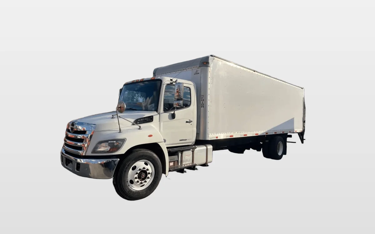 2016 Hino 338 - image 1