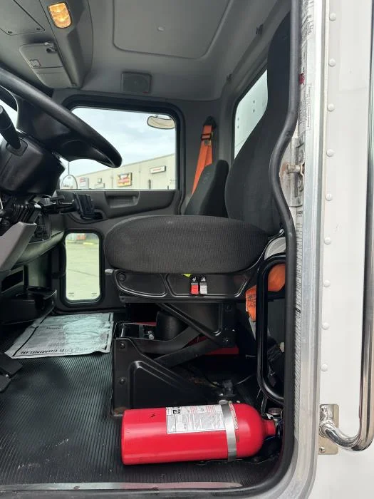 2020 Peterbilt 337 - image 17