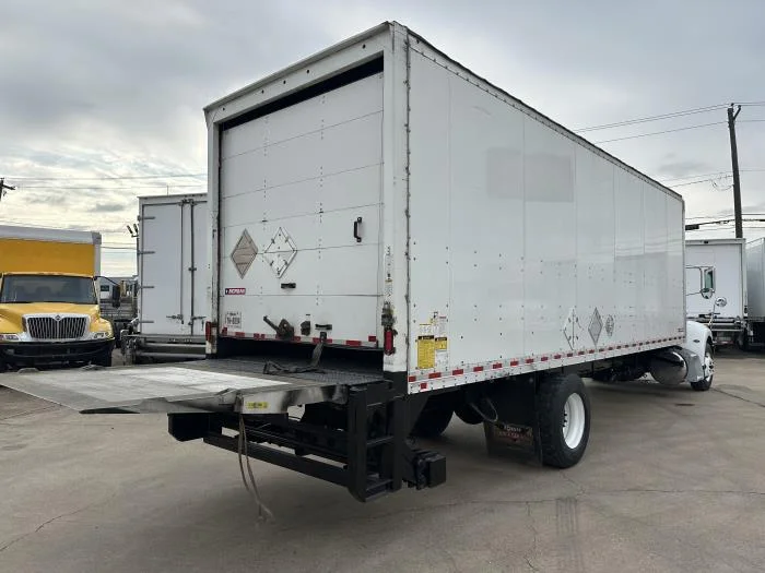 2020 Peterbilt 337 - image 5