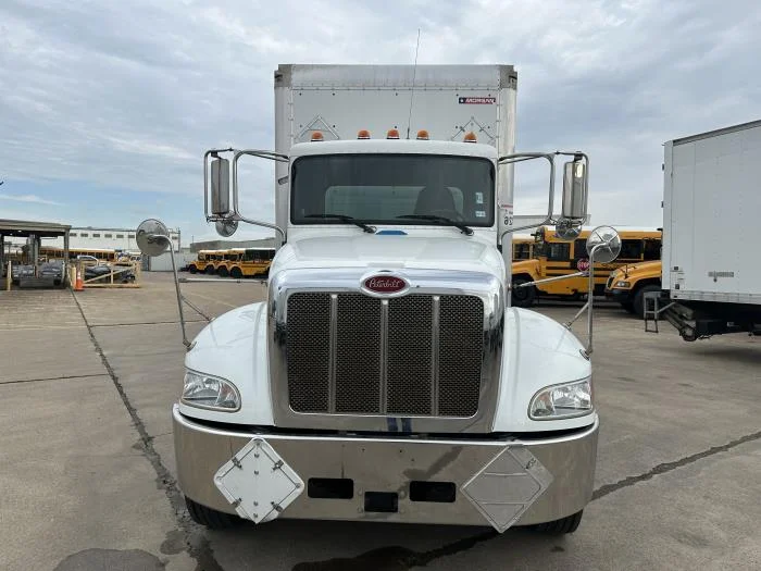 2020 Peterbilt 337 - image 3