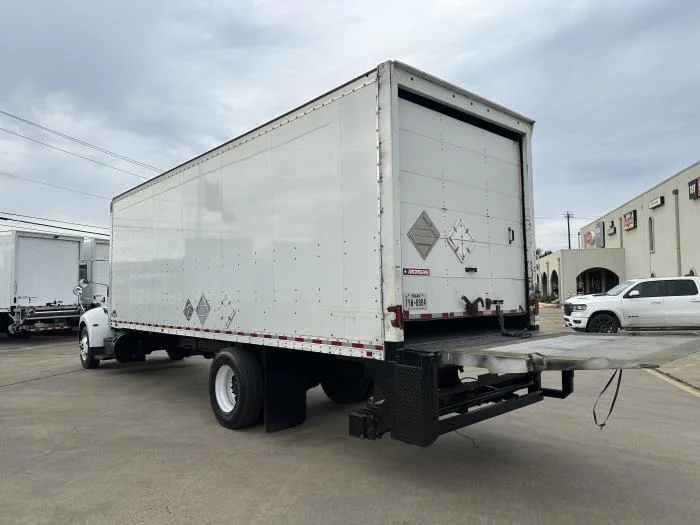 2020 Peterbilt 337 - image 8