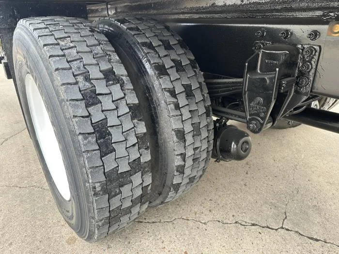 2020 Peterbilt 337 in Houston, TX — photo 23