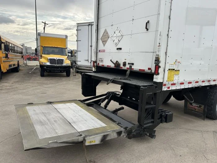 2020 Peterbilt 337 in Houston, TX — photo 9