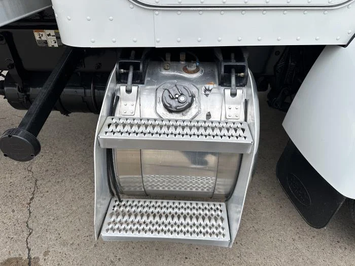 2020 Peterbilt 337 in Houston, TX — photo 22