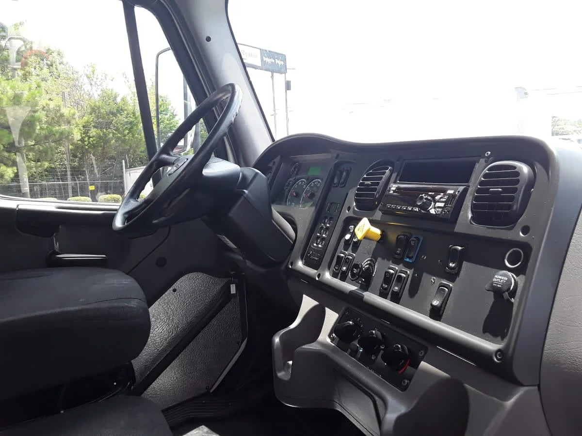 2021 Freightliner M2 106 in Charlotte, NC — photo 5