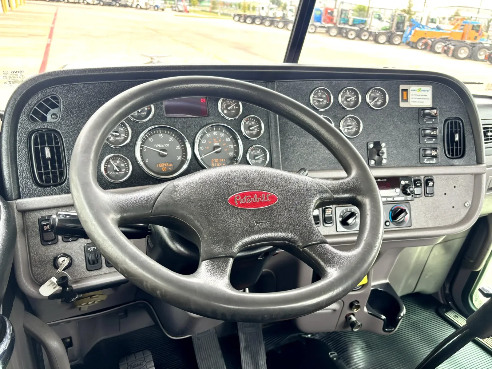 2022 Peterbilt 389 - image 16
