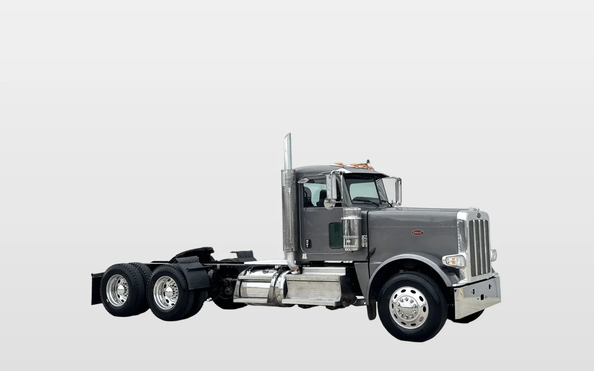 2022 Peterbilt 389 - image 1