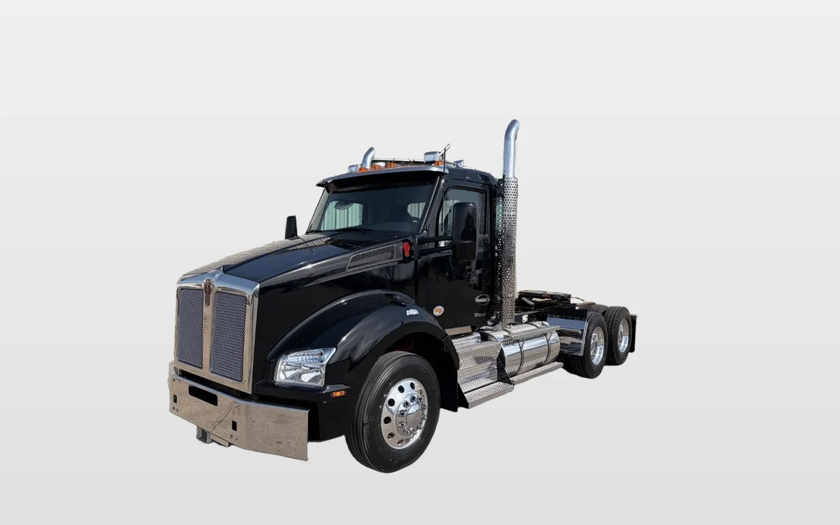 2027 Kenworth T880 - image 1