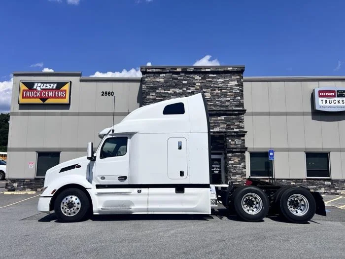 2022 Peterbilt 579 - image 11